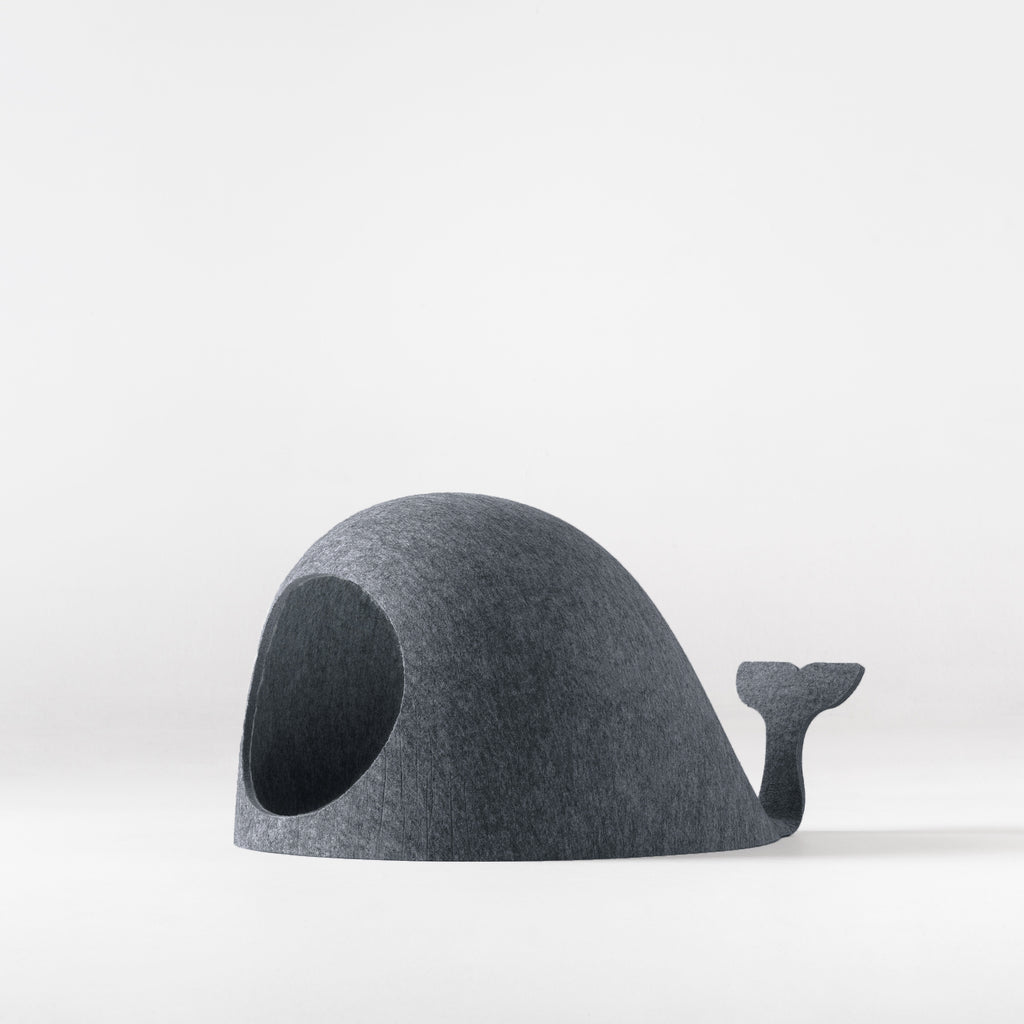 Sustainable whale pet house and bed in black 