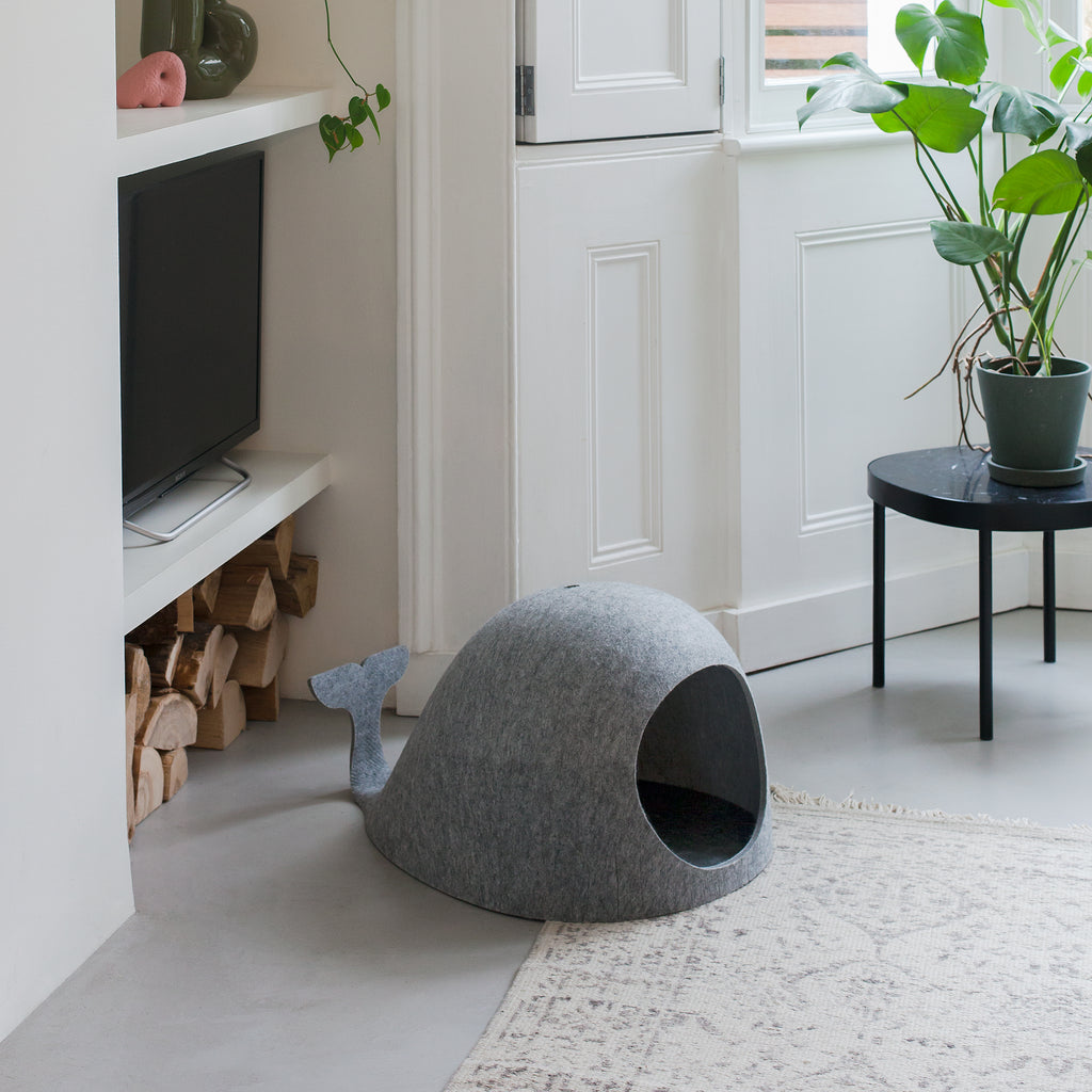 Sustainable whale pet house and bed in grey